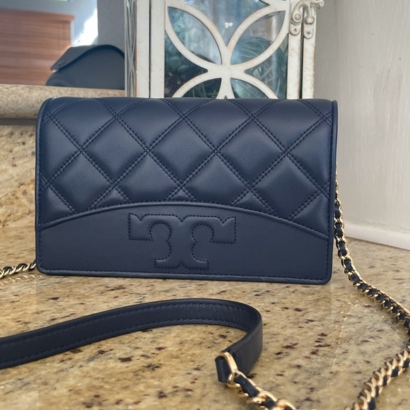 Née 💙 savanna Tory Burch crossbody/ wallet - Picture 2 of 8